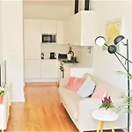 Апартаменти Bright Alcantara Escape With Ac *