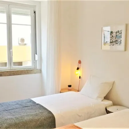 Bright Alcantara Escape With Ac * Lizbona