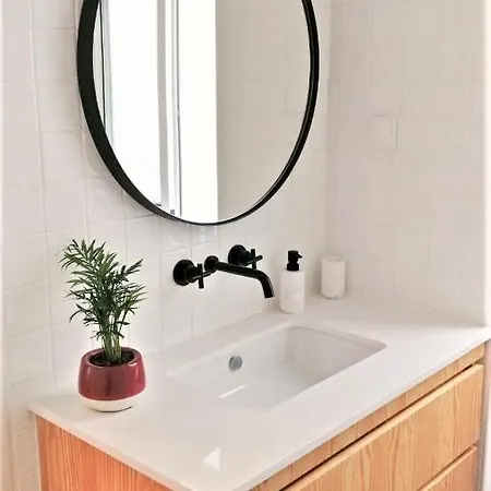 Bright Alcantara Escape With Ac Apartment *