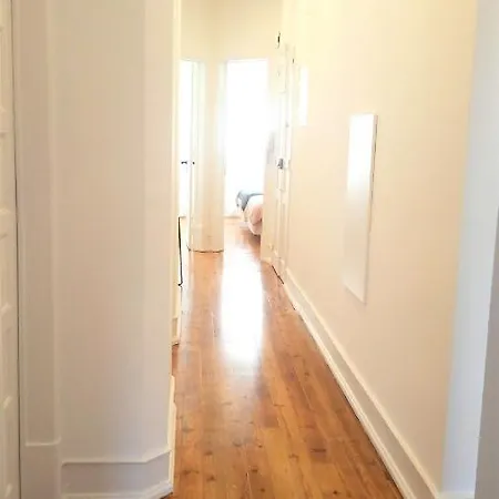 Bright Alcantara Escape With Ac * Lisbon